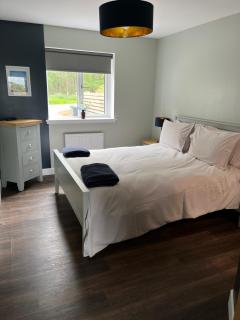 Contemporary 2 Bedroom En-suite Ground Floor Flat with Free Parking - Nairn - 9