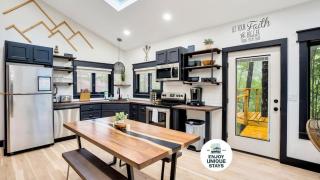 Summer Breeze at Willow Treehouse -Treetop Escapes - Wildwood - 7