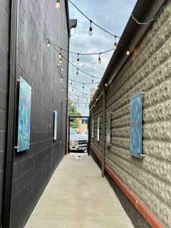 The Duke in Charming Old Towne Elkhorn - Omaha - 7