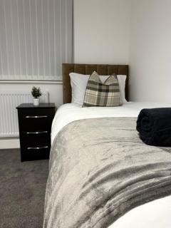 Spacious & Modern house in St Helens - 8