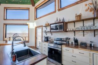 The Mighty Sycamore Treehouse at Treetop Escapes - 1