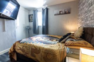 FIve Star Rated Condo - Manchester - 1
