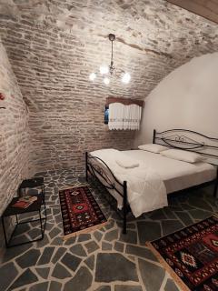 Guri Guesthouse - Gjirokastra - 2