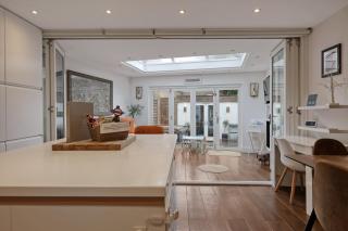 Stunning 4 Bedroom, 3 Bathroom House with Private Hottub & Gym - Escape London, in Lonon - Londra - 7
