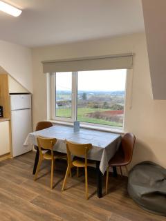 Apartment 4 Inishway self catering - - 2