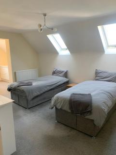 Large 3 Bed contractor House sleeps 7 - Retford - 2