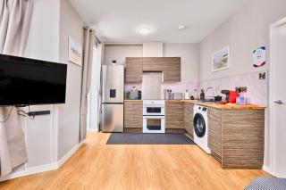 Central Port Apt: Walk to Beach - Princess Blue 2 - 9