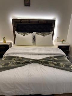 Only 5-minutes walk to airport, your perfect choice for an early or late flight - 4