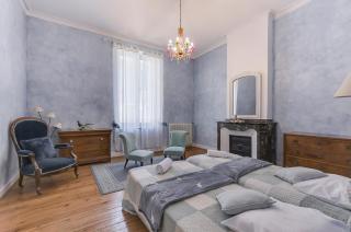 Les Bellevue Cité "3 Apartments, 1 with Garden & Private Parking, Aircon, WiFi, Free Public Car Park, 1 km from Cité" - 2