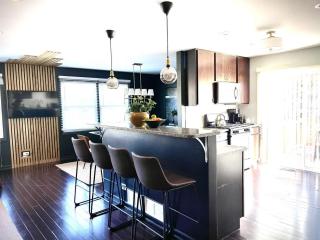 Private Oasis with Spacious Backyard - Matteson - 9