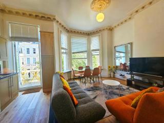 Charming Home with Private Balcony, on 1st floor, with 2 Bathrooms, 3 min walk to Earl's Court Station - Londra - 9