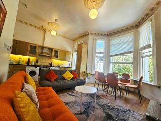 Charming Home with Private Balcony, on 1st floor, with 2 Bathrooms, 3 min walk to Earl's Court Station - Londra - 4