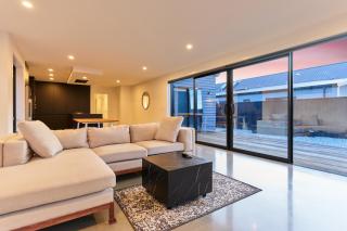 Winter Getaway with Mountain Views, 30mins to Ski, 500mbps Wifi, Washer & Dryer -  - 9