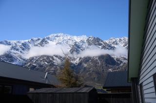 Winter Getaway with Mountain Views, 30mins to Ski, 500mbps Wifi, Washer & Dryer -  - 6