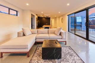 Winter Getaway with Mountain Views, 30mins to Ski, 500mbps Wifi, Washer & Dryer - - 4