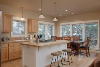 Pet-Friendly - Stately Stay for 8 - 4BDR - Bend - 5