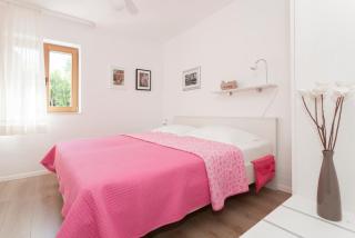 Apartment Peggy - Maslinica - 1