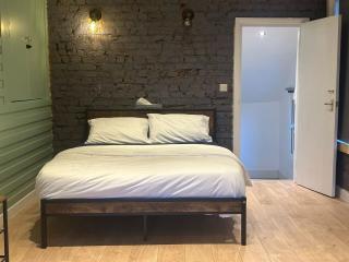 Sleek 1BD Retreat Near Heathrow & Elizabeth Line - 6