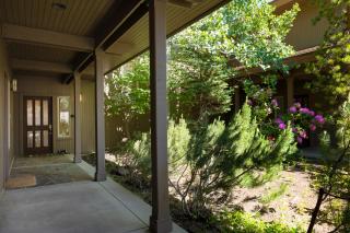 Hot Tub- Family-Friendly - 2BDR - Bend - 4