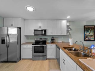 Riverfront Condo w Water Views-Heated Pool - Port Charlotte - 3