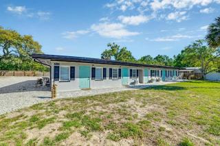The Fish Camp 2BR Stay with BBQ, Firepit & Nature Trails - Homosassa - 8