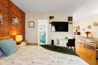 Sunny 1BR Hollywood Retreat – Pet Friendly - Hollywood - 2