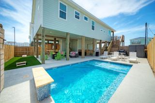 Swinging Easy by Avantstay Private Pool Firepit Balcony - 0