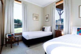 Old-School Charm Meets Beachside Bliss - George Town - 4
