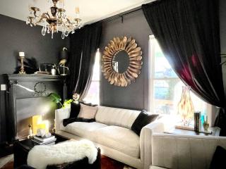 Cozy 4-Bedroom Apartment in Evanston - Evanston - 1