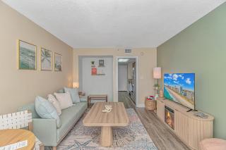 Oceanfront Resort Escape, Pools, Hot Tubs, Direct Beach Access - Myrtle Beach - 3