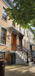 Luxurious Apartment at Colonial Townhouse - 9