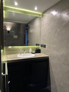 Amplio, elegante y céntrico departamento a metros del mar - Mar del Plata - 1