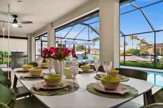 Resort Style House with Canal, Heated Pool, Games - Cape Coral - 1