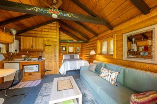 Rocky Mountain Cabins and Home - Golden - 9