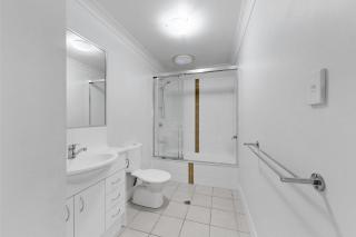 Modern Homely Townhouse with Pool Access & Free WIFI - North Lakes - 3