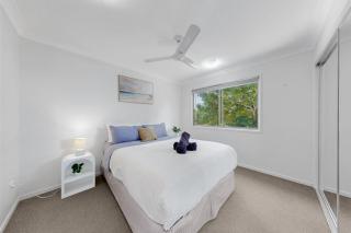 Modern Homely Townhouse with Pool Access & Free WIFI - 6