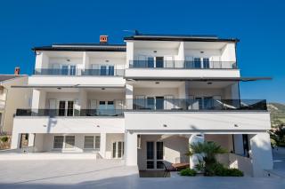 Apartments by the sea Banjol, Rab - 21635 - 0