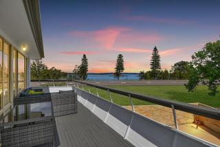 Sunset Lake House - Your Dream Family Getaway - - 7