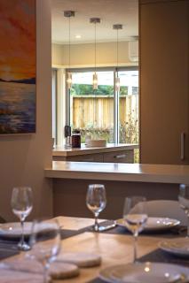 Inn Lewis - Beside the Redwoods with Spa Pool - Rotorua - 1