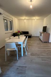 Apartments with parking space Trogir - 24640 - 2