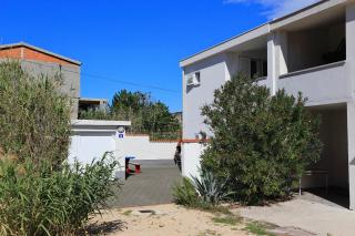 Apartments with parking space Pag - 24714 - 3