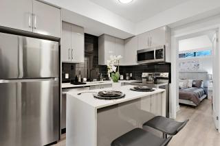 Cozy 1BR Suite Only 6 Mins To The Falls and Sleeps Upto 4 Guests - Niagara Falls - 8
