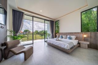 Tropical Escape in Berawa - Brand New 4BR Villa with Lush Garden and Pool - Dalung - 6