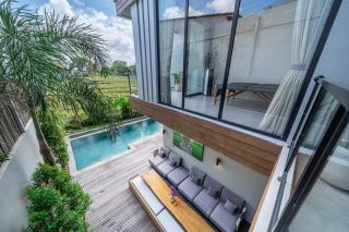 Tropical Escape in Berawa - Brand New 4BR Villa with Lush Garden and Pool - Dalung - 2