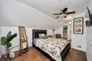 Compound located near city center and memorial - Houston - 6