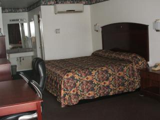 Camlot Inn Motel - Big Spring - 5