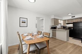 Charming 1BR Upper-Flat Unit in Royal Oak - Royal Oak - 7