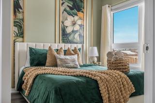 LUXURY Designer Penthouse with Rooftop and Parking! - Niagara Falls - 1