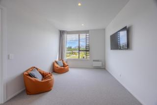Luxurious Townhouse Just Minutes From Lake Wanaka - Wanaka - 1
