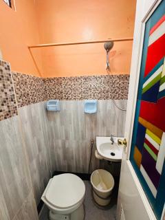 Cozy Solo Unit with Aircon , Wifi, Free Parking at Sonia's Island Stay - Virac - 4